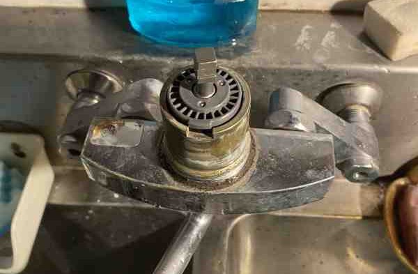 水栓カートリッジ交換修理方法