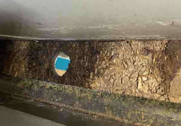 蛇口根元の水漏れを放置してキッチン蛇口の交換になったケース