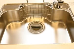 くすみを取ってピカピカにするには研磨剤で磨く