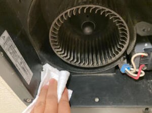 換気扇の拭き掃除