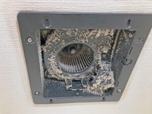 換気扇を掃除しないとトラブルが起こる場合も