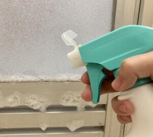 浴室ドアの掃除