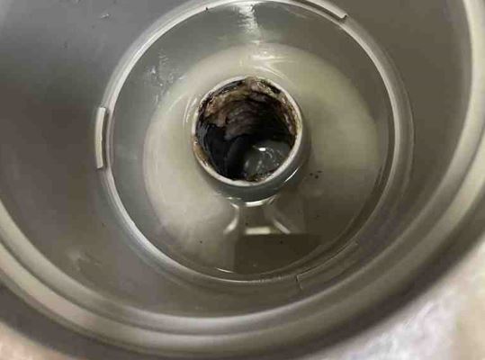 キッチン 排水溝の油汚れ