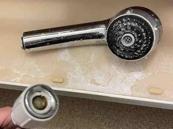 シャワーヘッド破損　交換