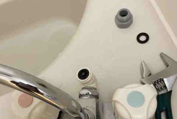 シャワーホース　接続アダプター