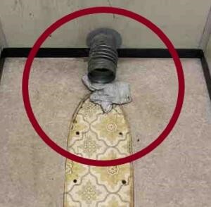 便器よりかなり先で詰まっている場合