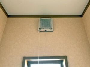 【トイレの臭い対処方法10】換気扇
