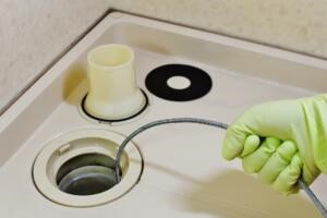 洗濯機の排水口の掃除 自分でやるのと業者の技は何が違う?