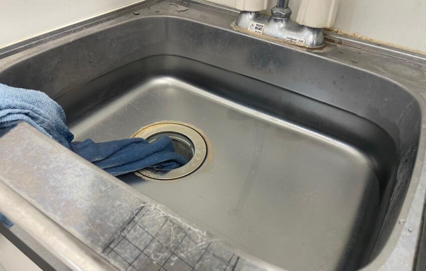 お湯とタオルで出来る排水口のつまり解消法
