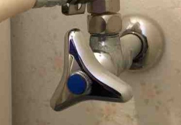 コマの交換前に必ず止水栓・元栓を閉める