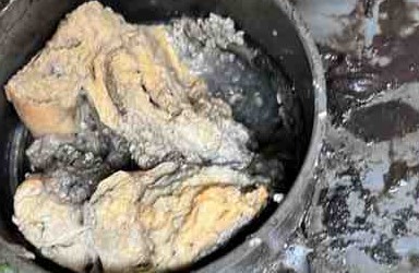 油汚れや食材カスとぬめりの蓄積